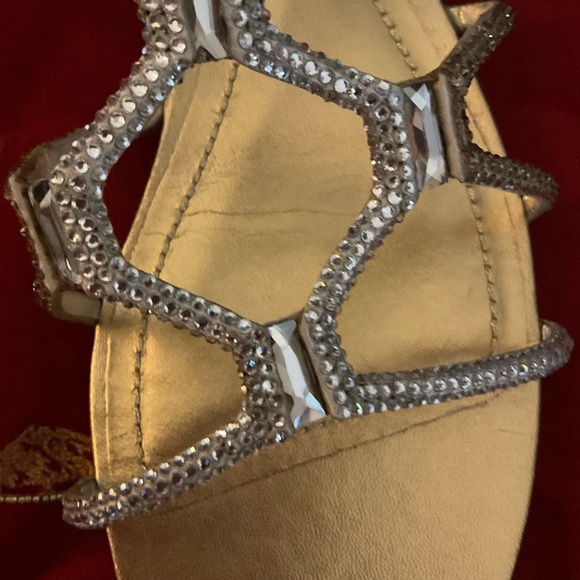 NEW RENE CAOVILLA 40 jeweled crystal gladiator sandals, gold and silver 9.5 flat - Picture 3 of 11